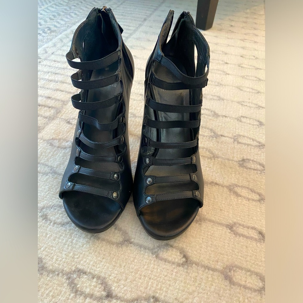 Women shoes heels